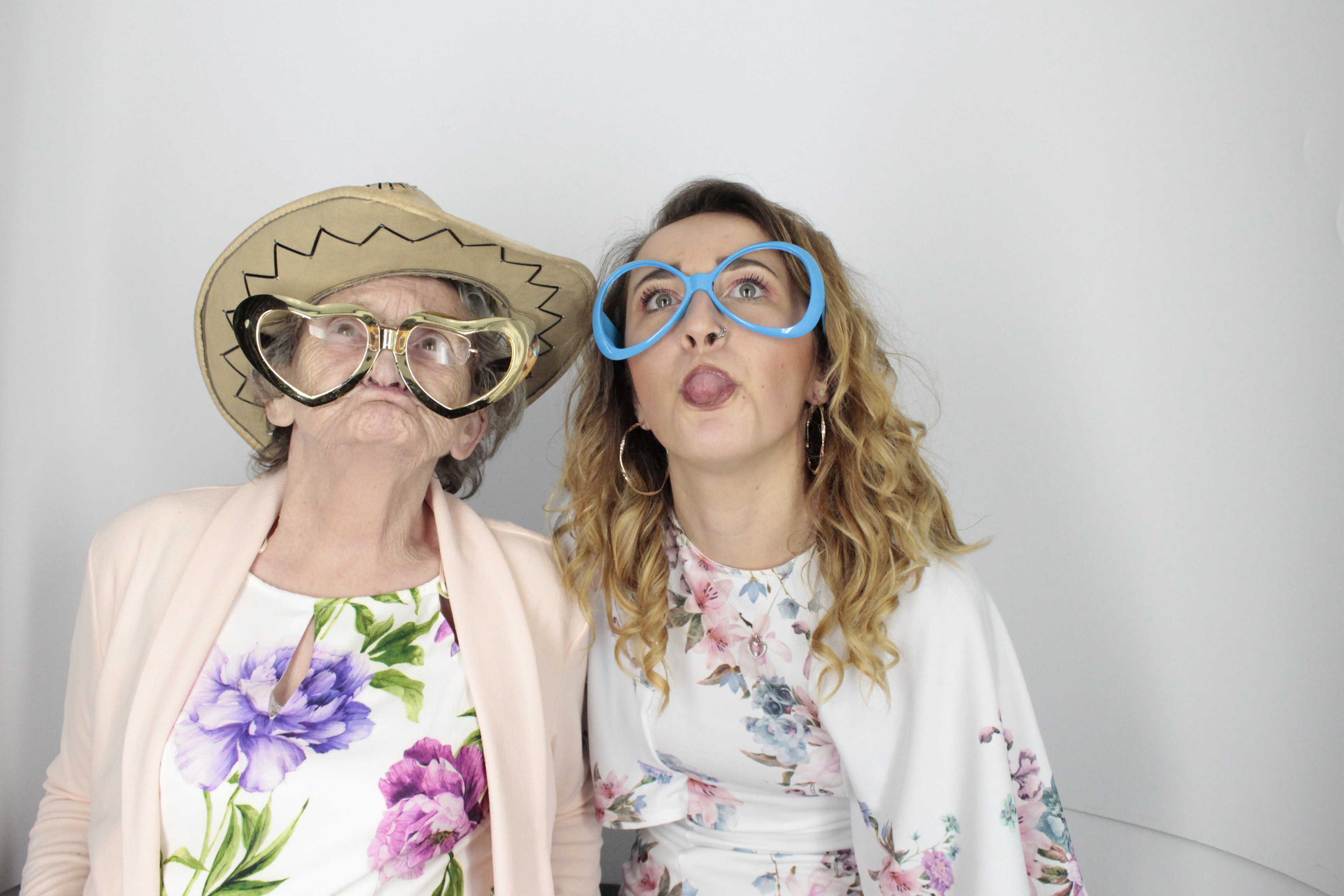 Emma & Karl's Wedding | View more photos from the event at gallery.myphotoboothexperience.co.uk/u/MyPhotoBoothExperienceLtd/Emma-Karls-Wedding